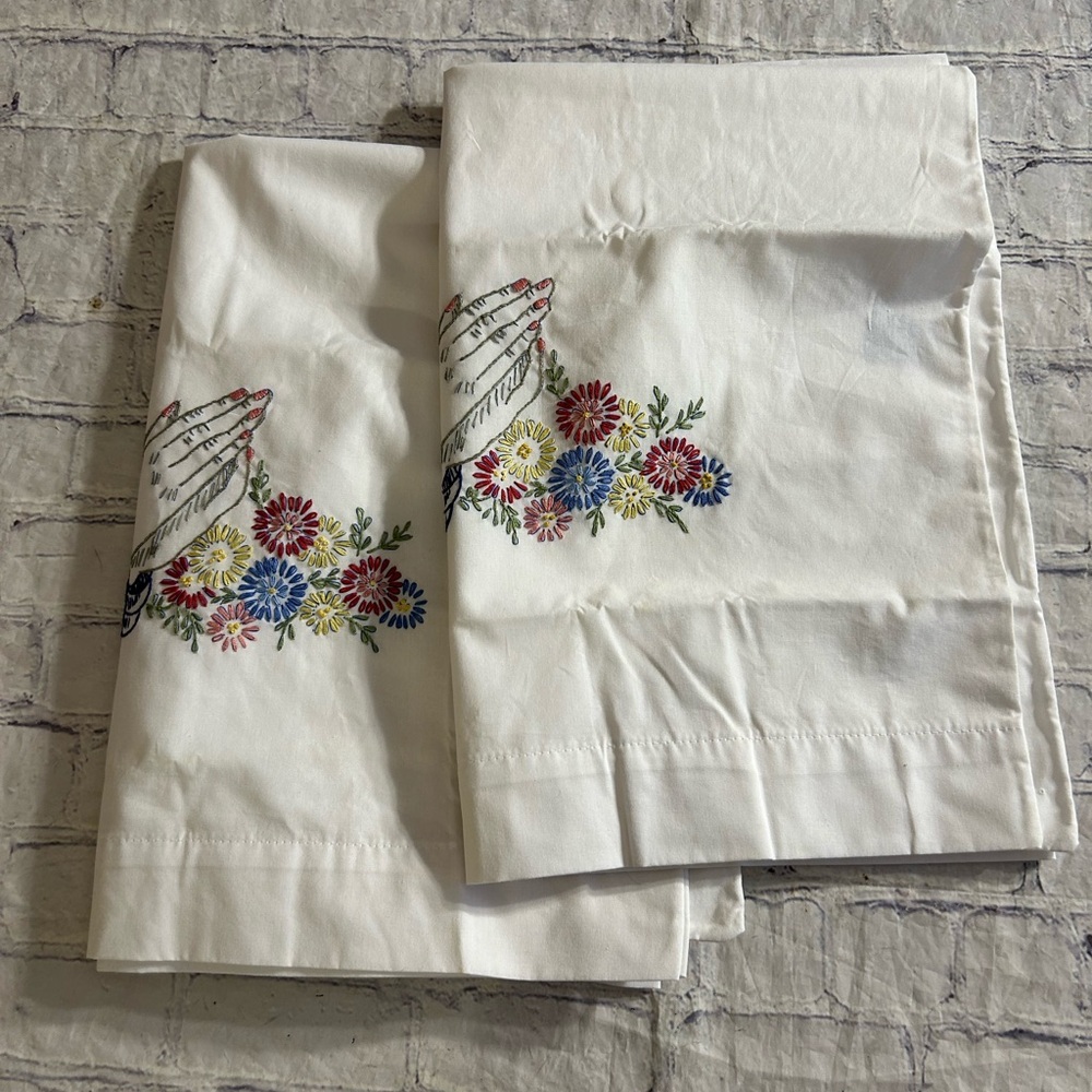 THOMASTON T-180 NO IRON PERCALE USA MADE COTTON BLEND EMBROIDERED WHITE CASES